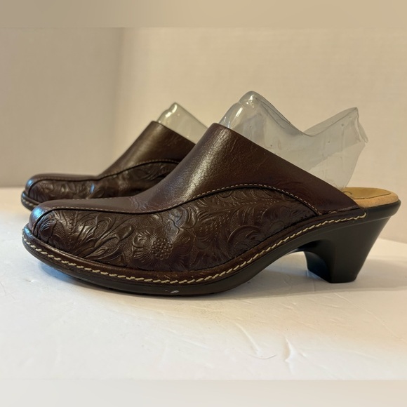 Sofft brown tooled leather black heel clogs mules shoes size 9.5 M - Picture 1 of 12